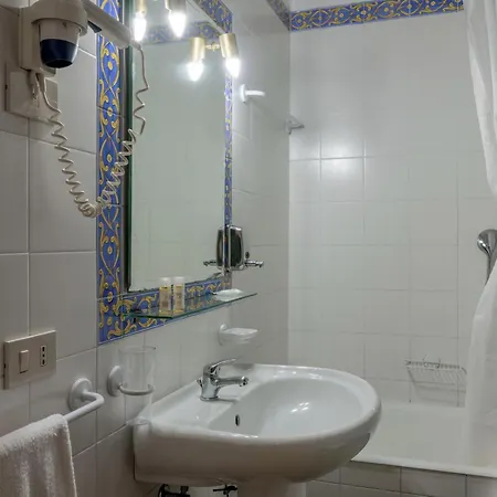 Hotel Hotiday Baia 4*