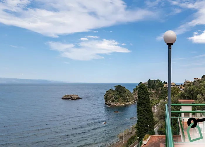 Hotiday Baia 酒店 陶尔米纳