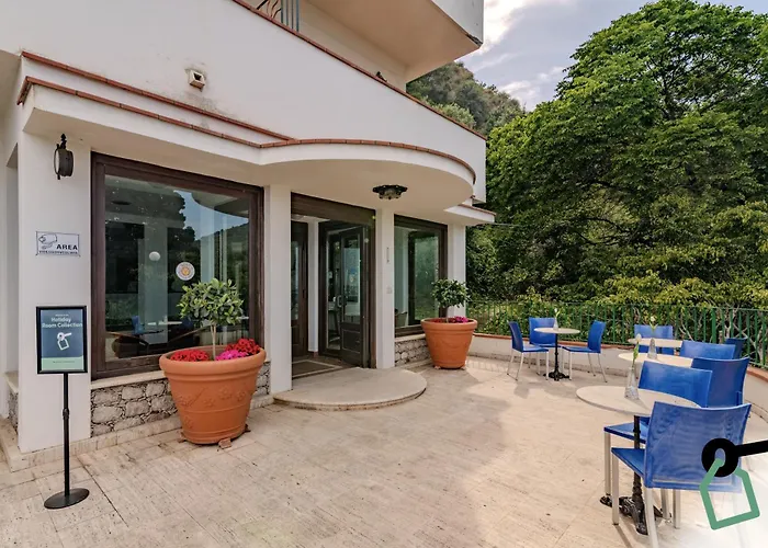 酒店 Hotiday Baia 陶尔米纳