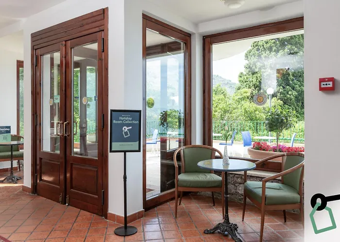 Hotiday Baia 酒店 陶尔米纳