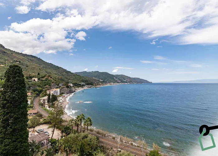 Hotiday Baia 4* 陶尔米纳